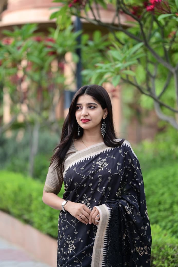 Evika - Premium Tussar Cotton Saree with Cut Work & Stitched Blouse