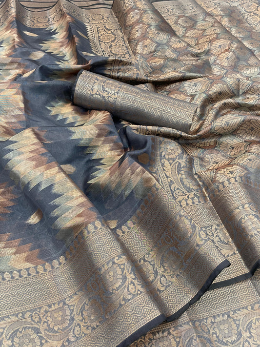 A soft banarasi handloom silk organza with blouse