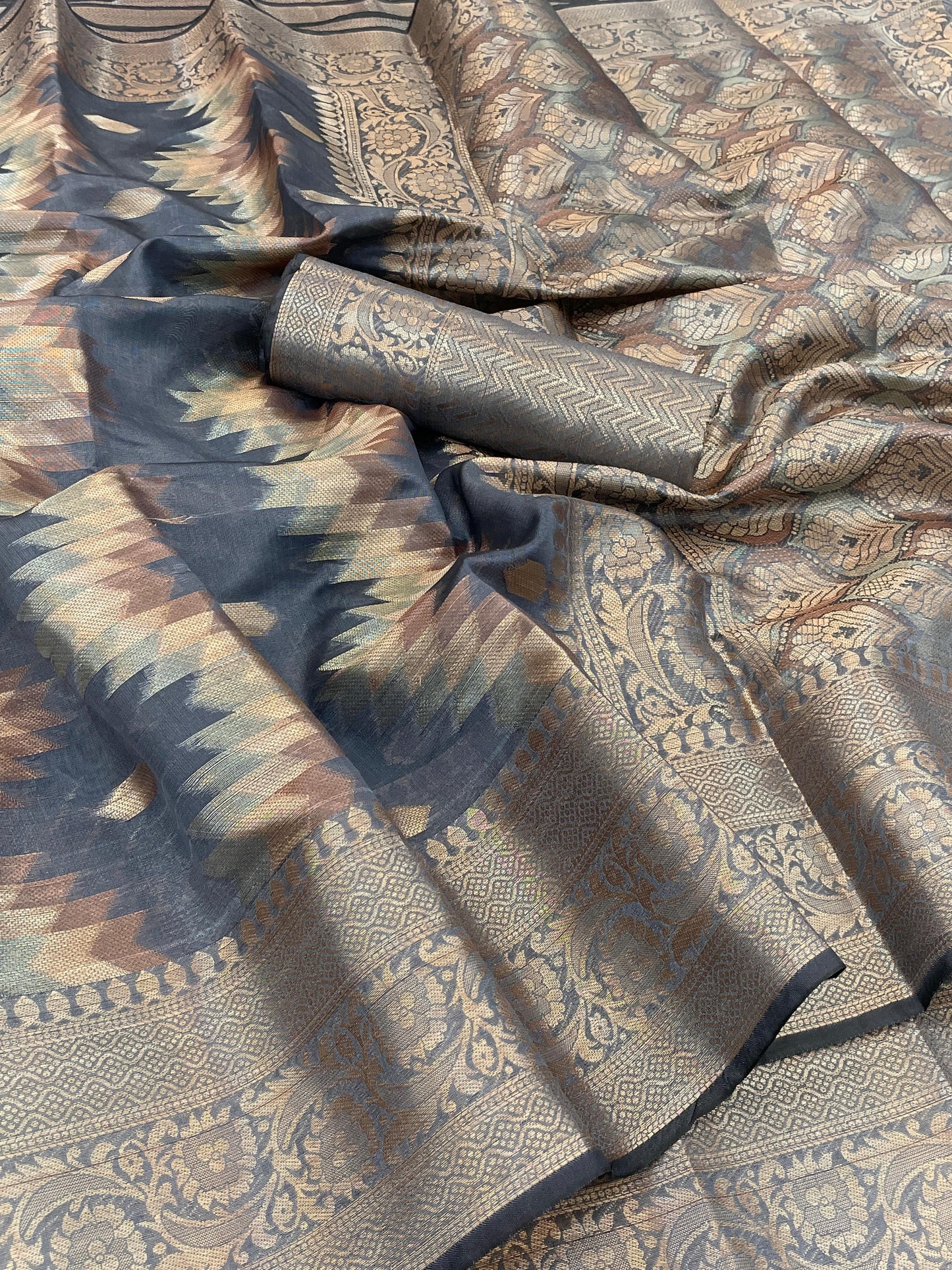 A soft banarasi handloom silk organza with blouse
