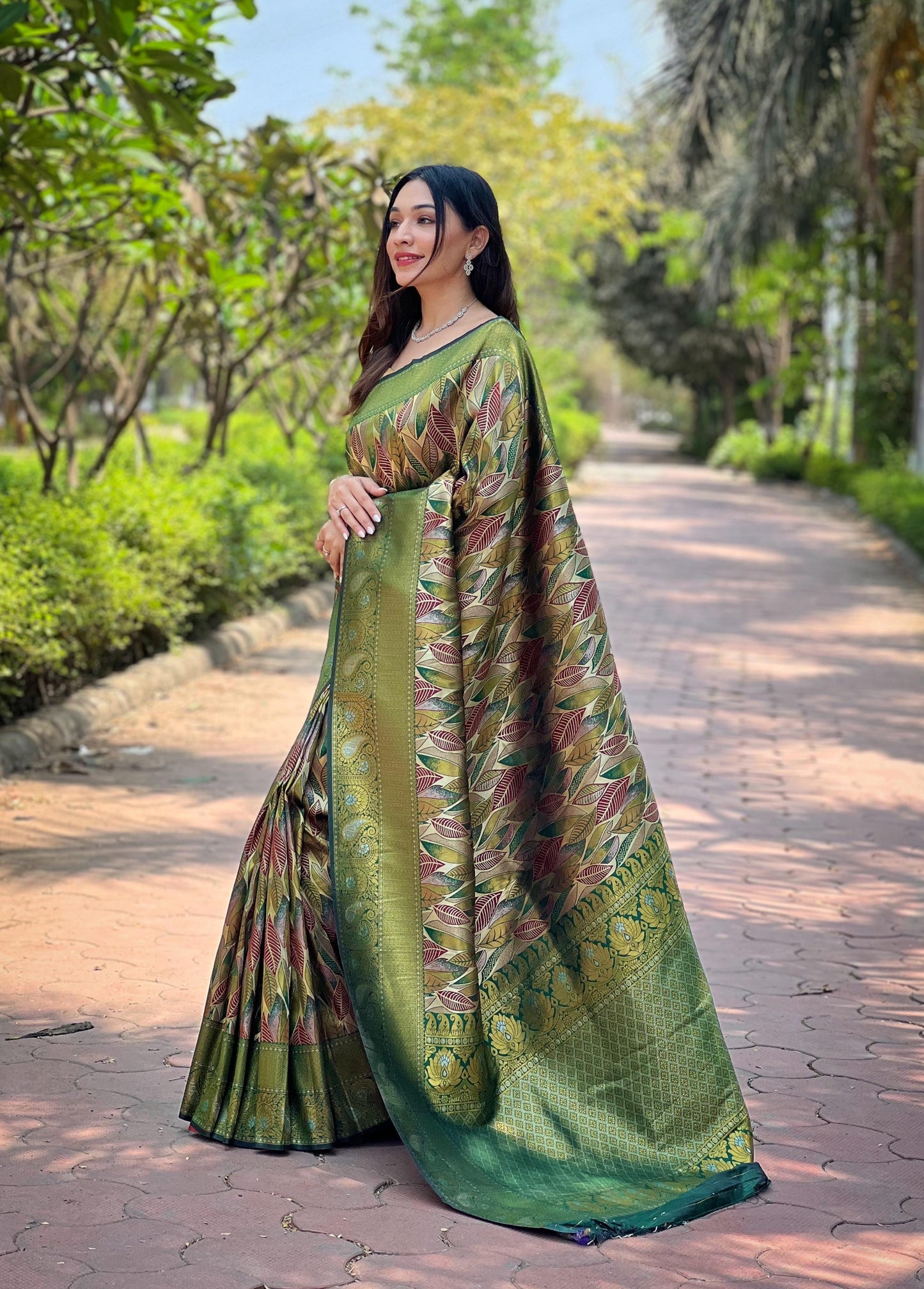 Kanika - Pure Kanchipattu Silk exquisite weaves body Saree with Stitched Blouse Options