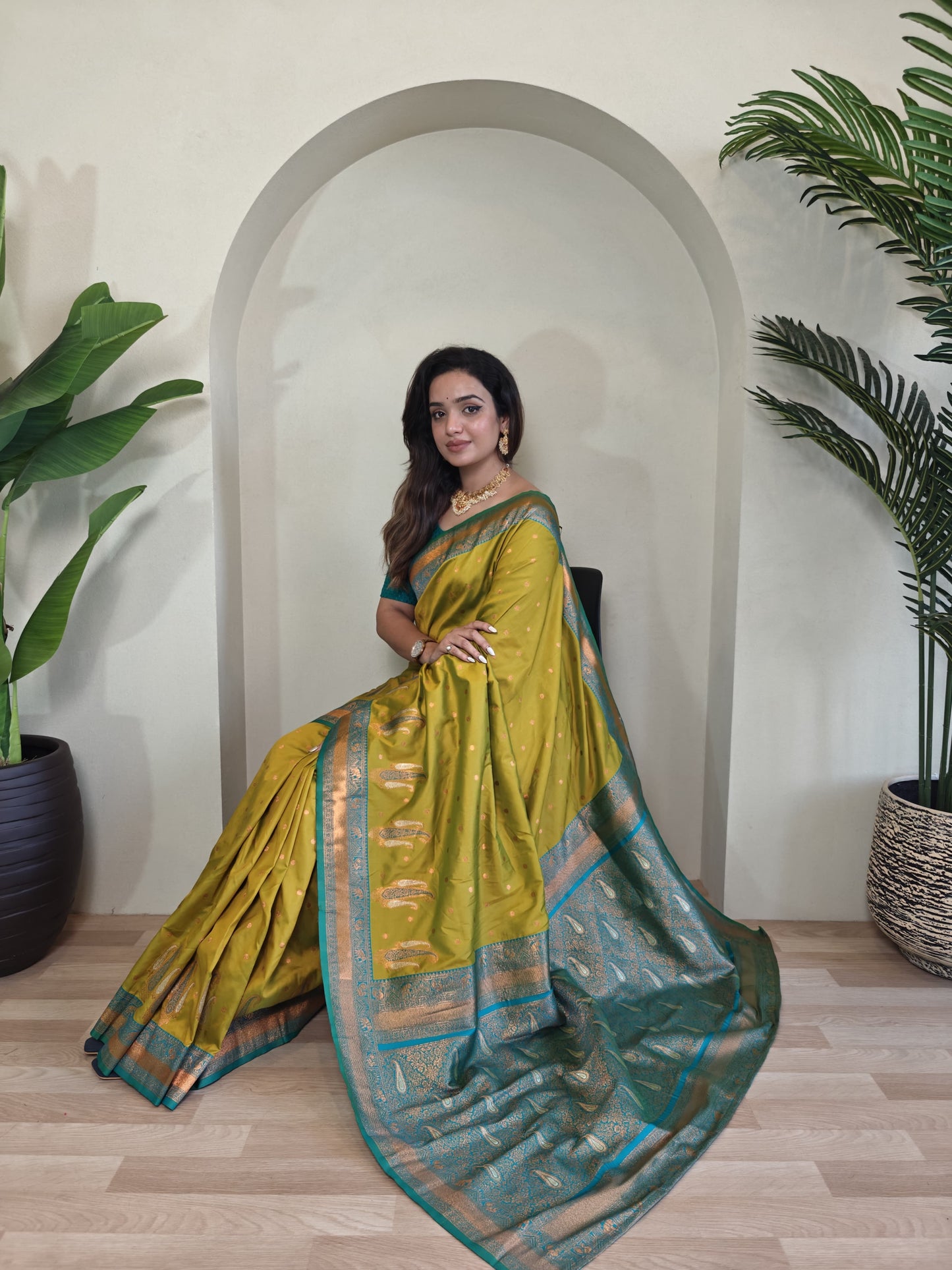 Mahendi Pure Paithani Silk Saree with rich weaving with Stitched Blouse